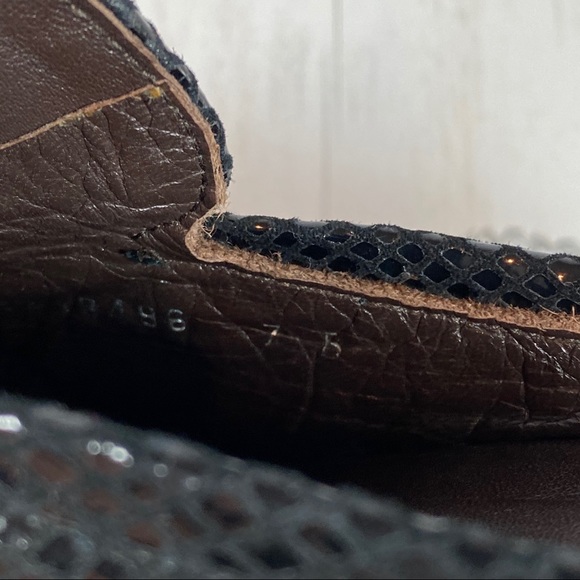 Stuart Weizmann Black Snake embossed leather mules - Picture 5 of 6